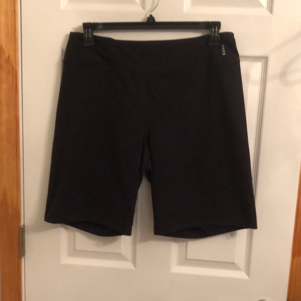 Lands’End black Athleisure shorts, large